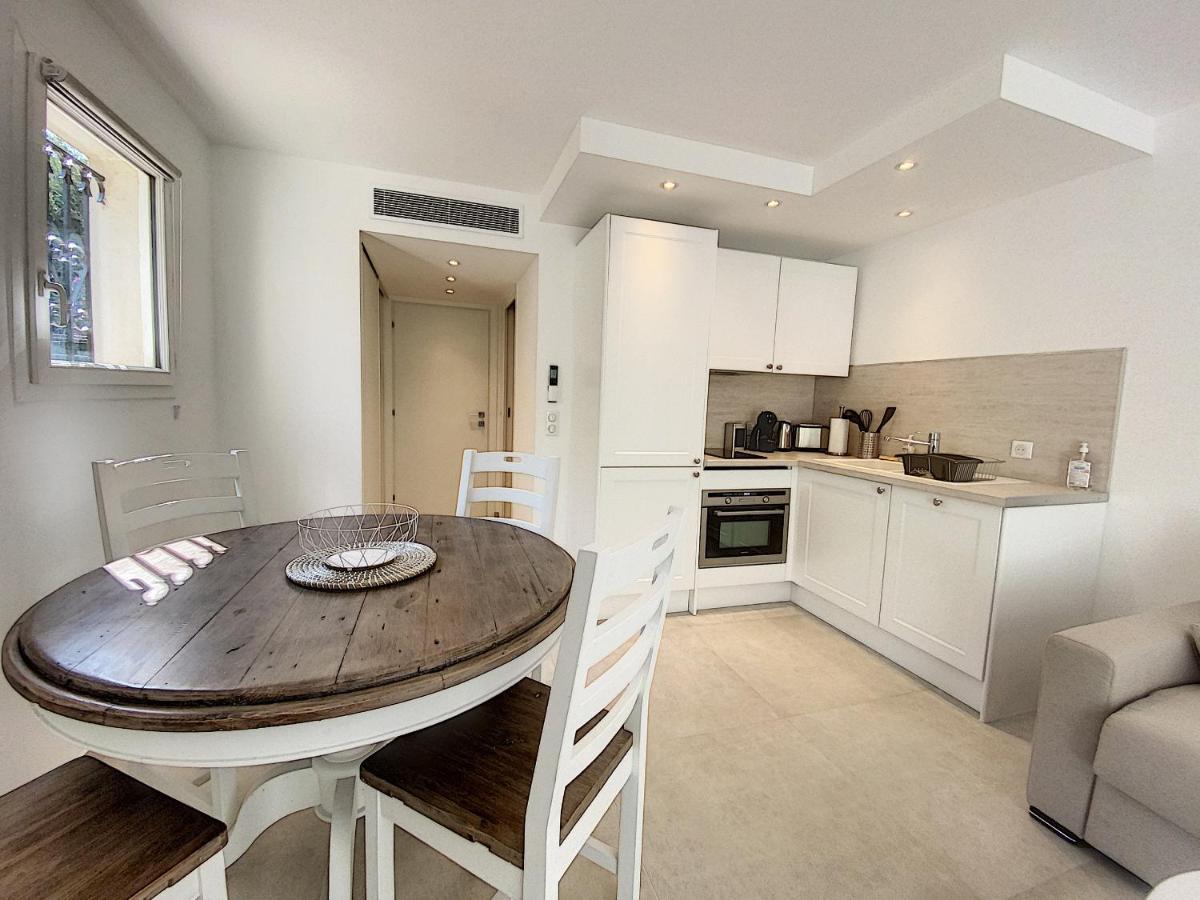 Superbe Appartement Au Coeur Du Cap D'Antibes Bagian luar foto